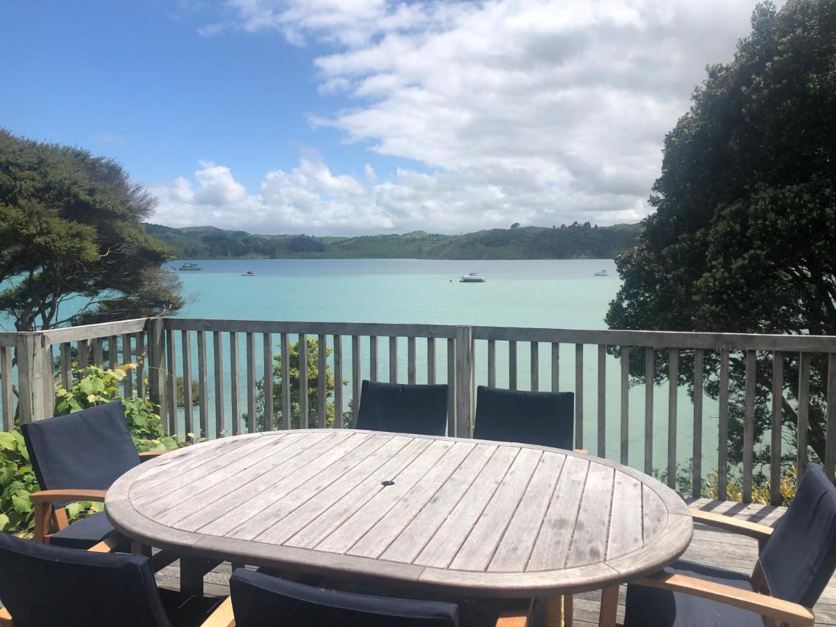 Bay View Bach Villa Raglan Exterior photo